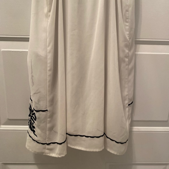 Little Girls Dress.  Never worn. Cream. - Picture 9 of 11